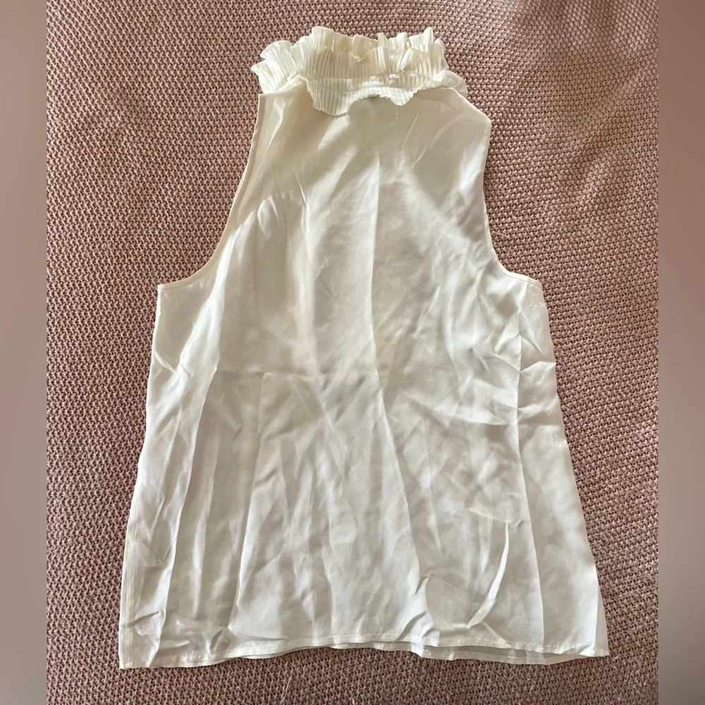J.Crew Womens Cream Blouse tee Size 8 - Picture 3 of 5